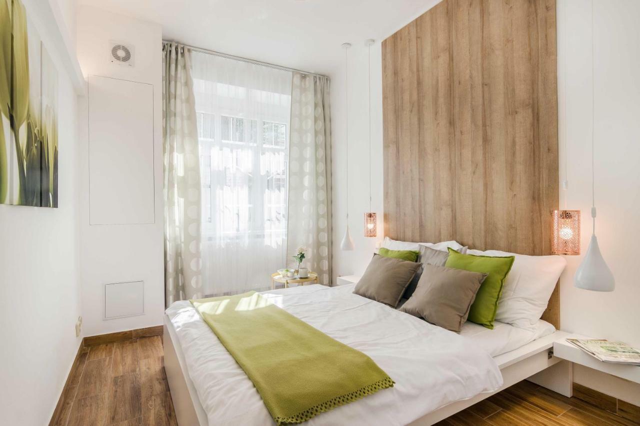 Appartement With Sunny Garden By Michal&friends Praag
